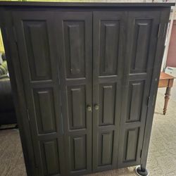 Free Cabinet 