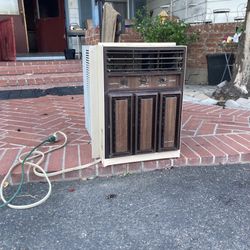 Air Conditioner 10,000 BTU. Great For Skinny Windows  Vertical Style Works Great 