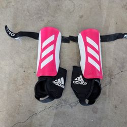 Adidas Tiro

Match Shin

Guards Team

Shock, Pink &

White Kids Size Small