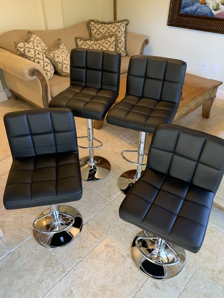 New Adjustable Black Bar Stools - Assembled - 85$ Each - Modern Design with Faux Leather - Swivel Barstool Chair