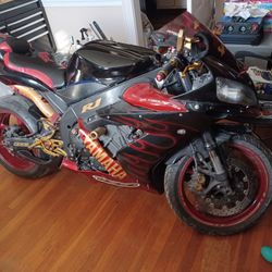 2005 Yamaha R1