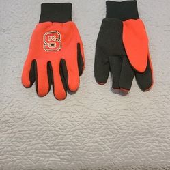 NC State Gardening Gloves