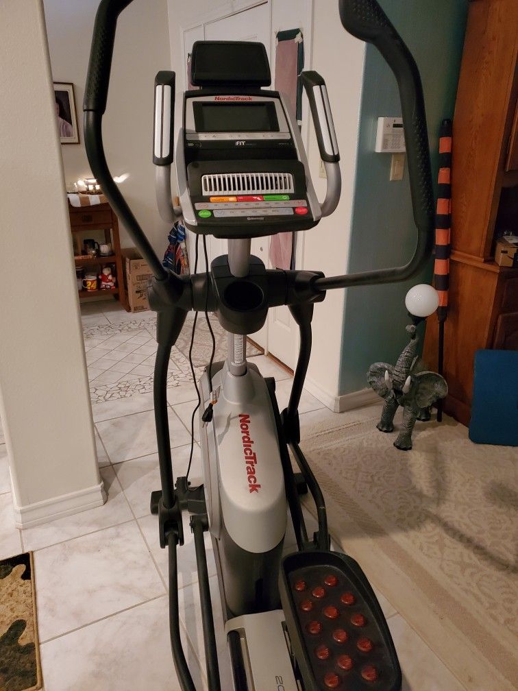 Nordic Track  Elliptical. PRICE DROP