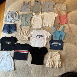 Women’s Clothing Bundle Size Small