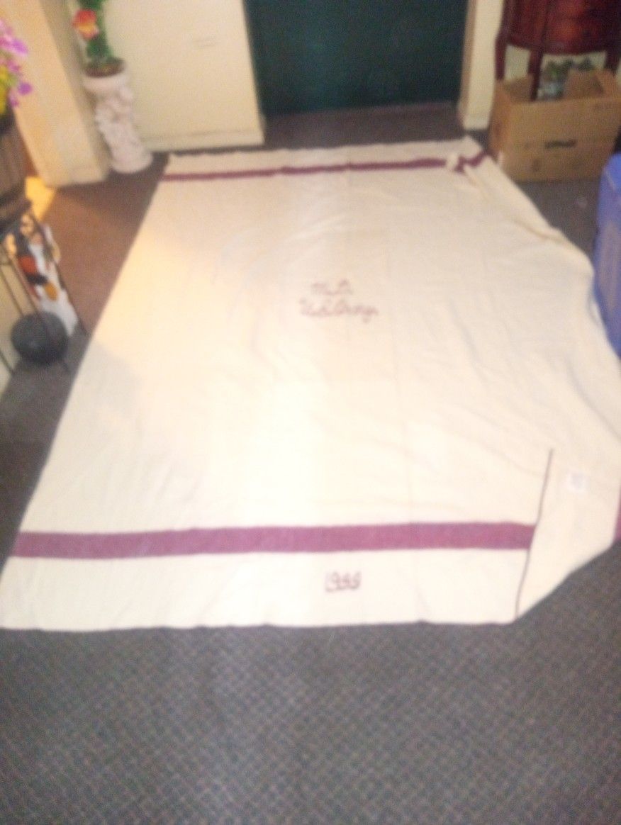 November 19th 1943 American US Army Hospital Wollen Blanket No Rips Or TearsLook ๐