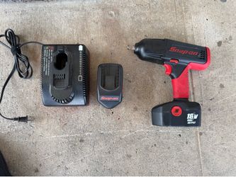 Snap On, drill driver two batteries and charger