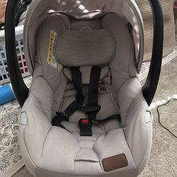 Baby car seat w/base