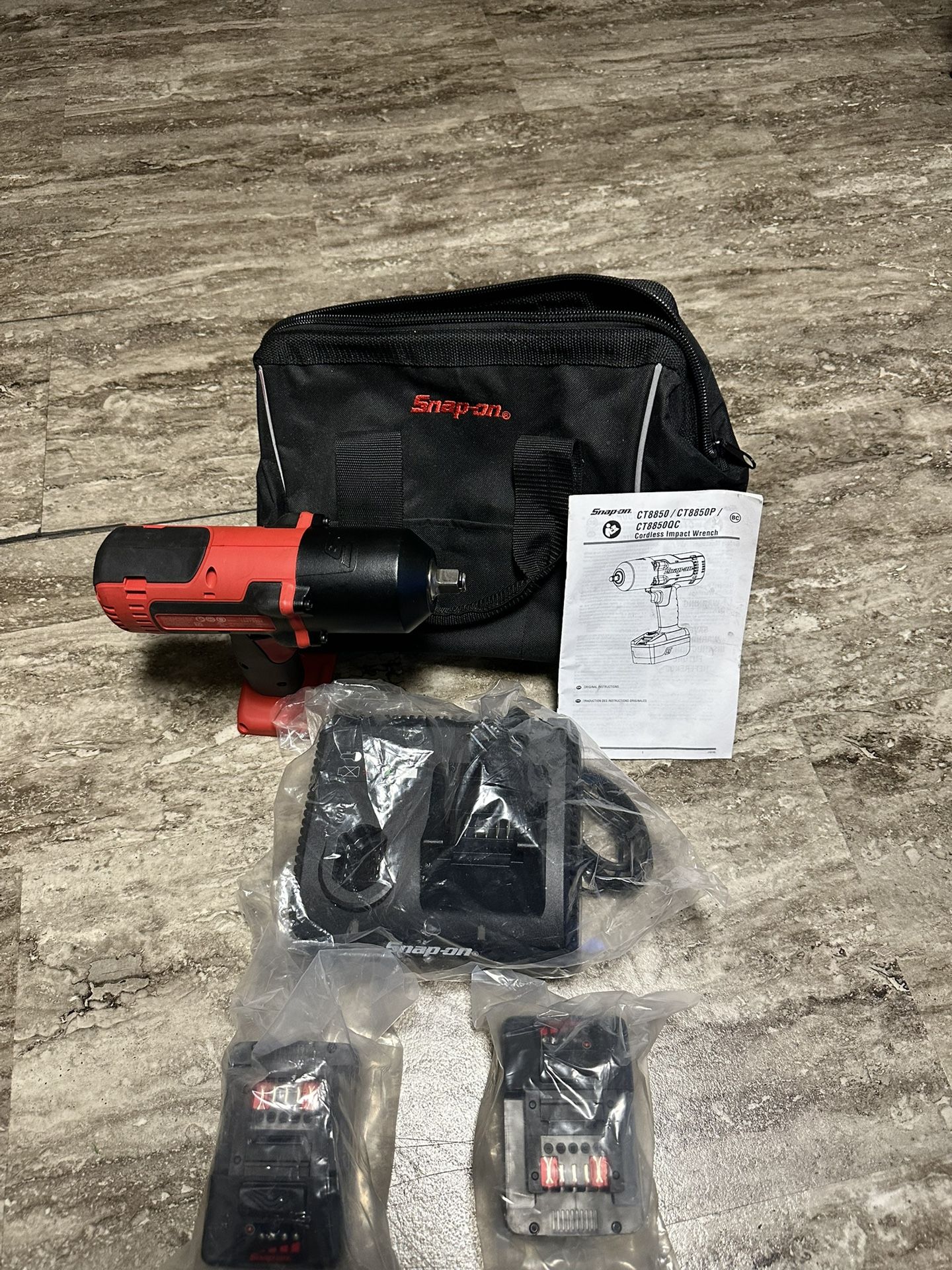 Snap-On 18 V 1/2" Impact Wrench Kit (Red)