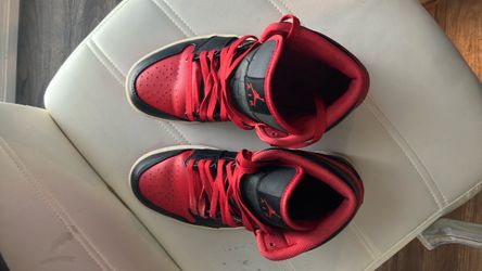They have been used a couple times, but the size don’t fit me in for me. I’ll wear a size 10.5 so I’m just giving them away. They have been used a cou