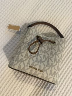 NWT AUTHENTIC MICHAEL KORS SURI BUCKET BAG