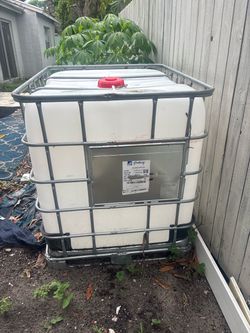 IBC Tote 275 Gallon Water Storage Tank