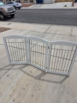 31" 3 panel free standing pet gate new