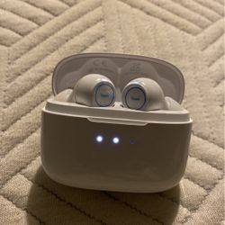 Brand New Wireless Ear Phones. Bought Them For My Daughter For Christmas But She Got Some Other Ones. Never Used Can Meet You At Love’s In Sinton