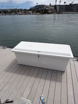 Westmarine Dock box
