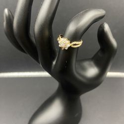 14k Gold And Opal Ring, 2.14 Grams Size 5.5. Ring Is Missing One Of The Gemstones / Check Pics