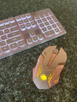 Pink mouse and keyboard