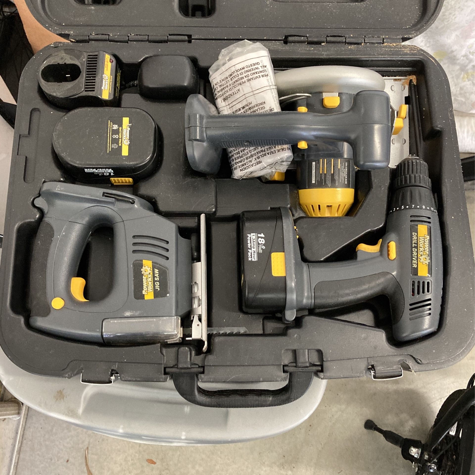 Viper Power Works 18 Volt Power Tools Set