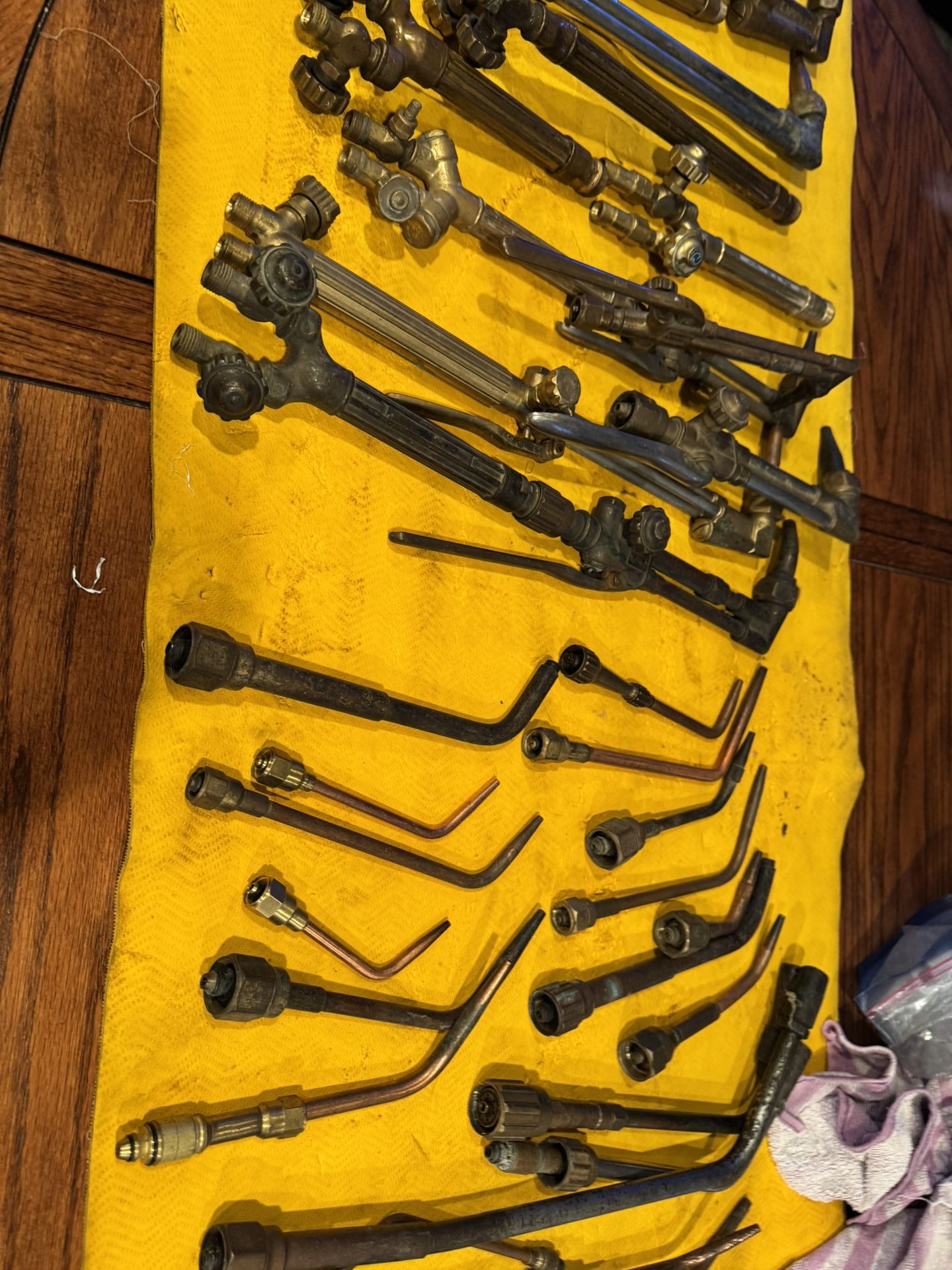 Victor oxy acetylene cutting torches and accessory’s everything works. I have more than in pictures. Victor torch handle or body $25 each Victor to