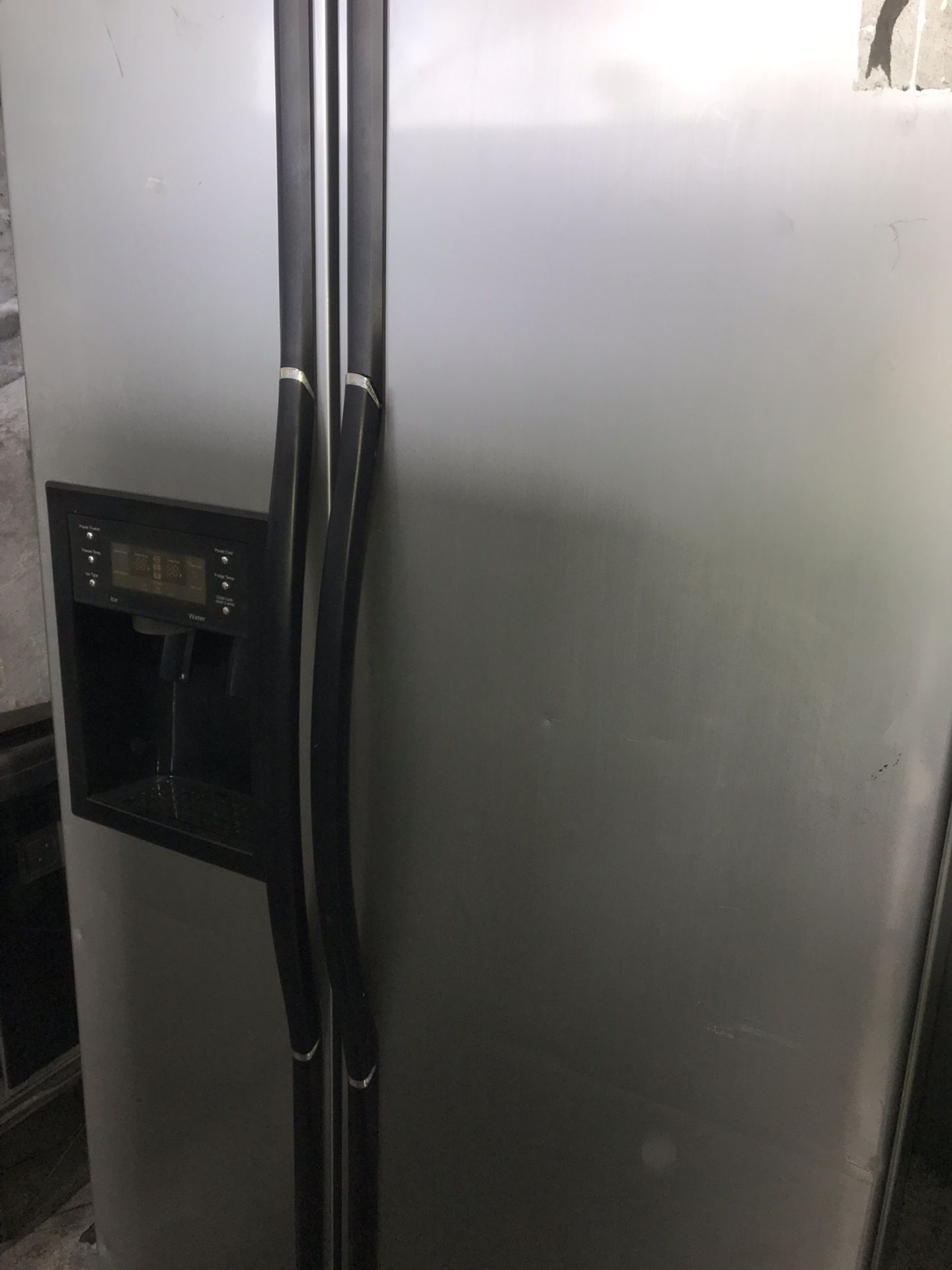 Samsung - 25.2 Cu. Ft. Side-by-Side Refrigerator - Silver