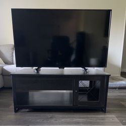 Sharp LED 1080p Smart Roku TV – Great Condition!