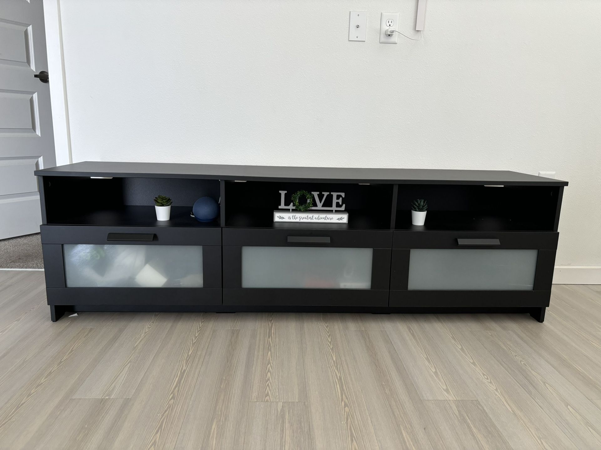 TV Stand (Ikea)