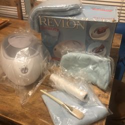 REVLON Beauty Deluxe Paraffin Bath-NEW IN BOX