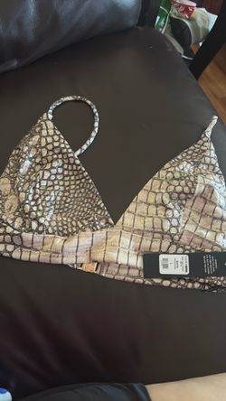 Snake bra
