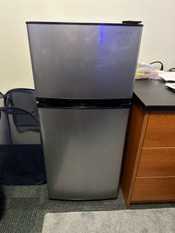 Insignia mini fridge