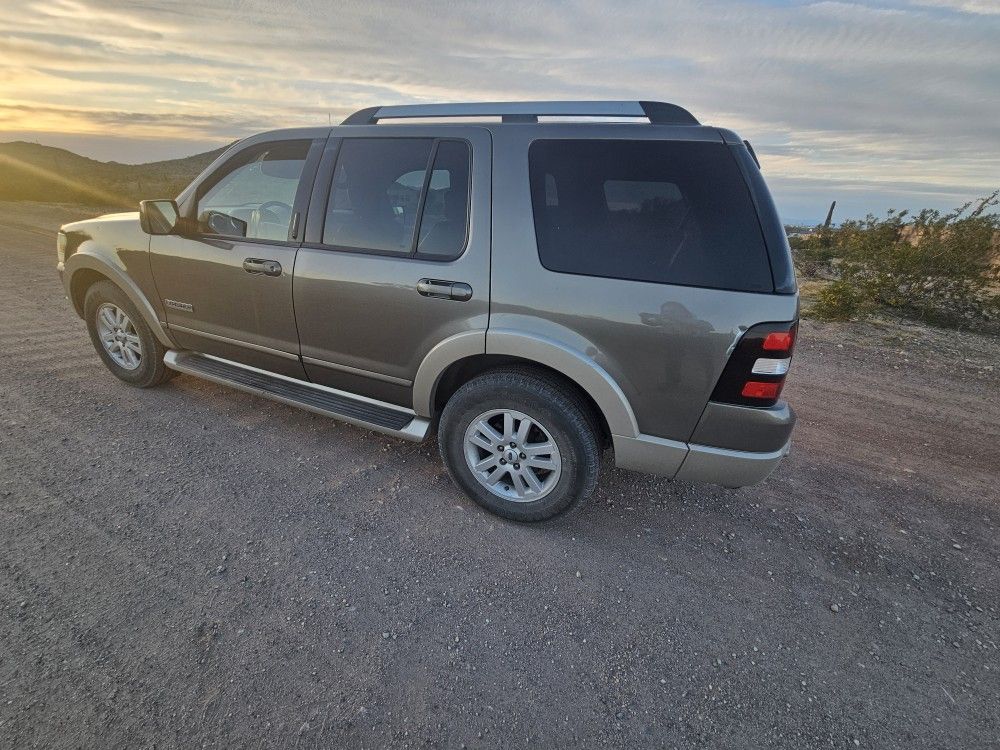 2006 Ford Explorer Similar to Honda Toyota Nissan Chevy Ford Dodge Lexus Acura Hyundai Chrysler Cadillac