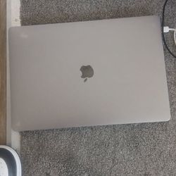 Macbook Pro 15 InchA1707