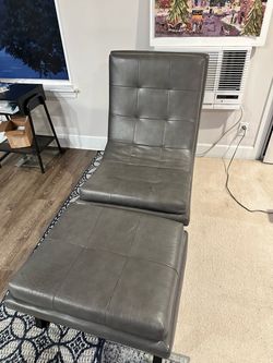 Comfy chair and foot rest