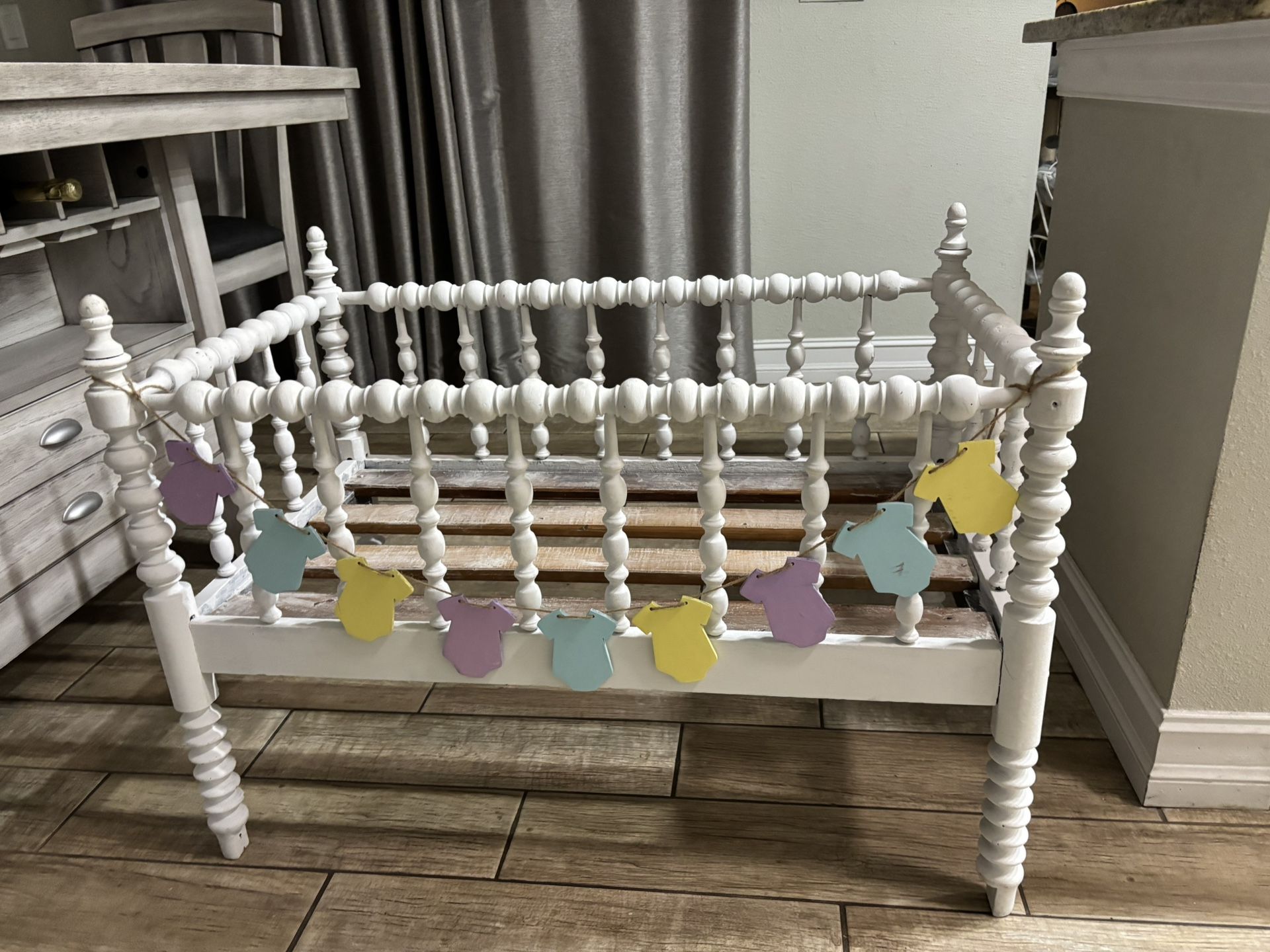 Vintage Baby Bassinet