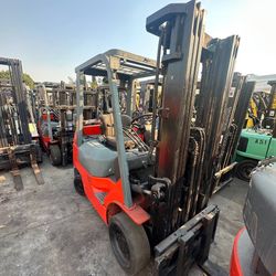 Toyota M7 Forklift 3 Stages 5500 Lbs