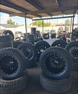 Dually wheels 8x210  brand new and tires brand new