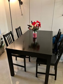 Dinning table with 4 chairs