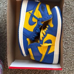 Jordan 1 Looney Tunes 