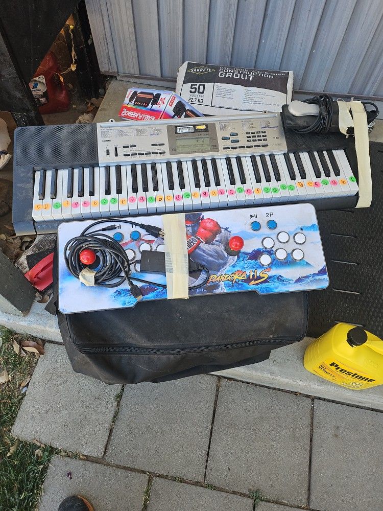 Piano $30 Consola $50