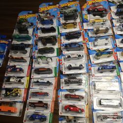 HOTWHEELS 200 PLUS CARS 