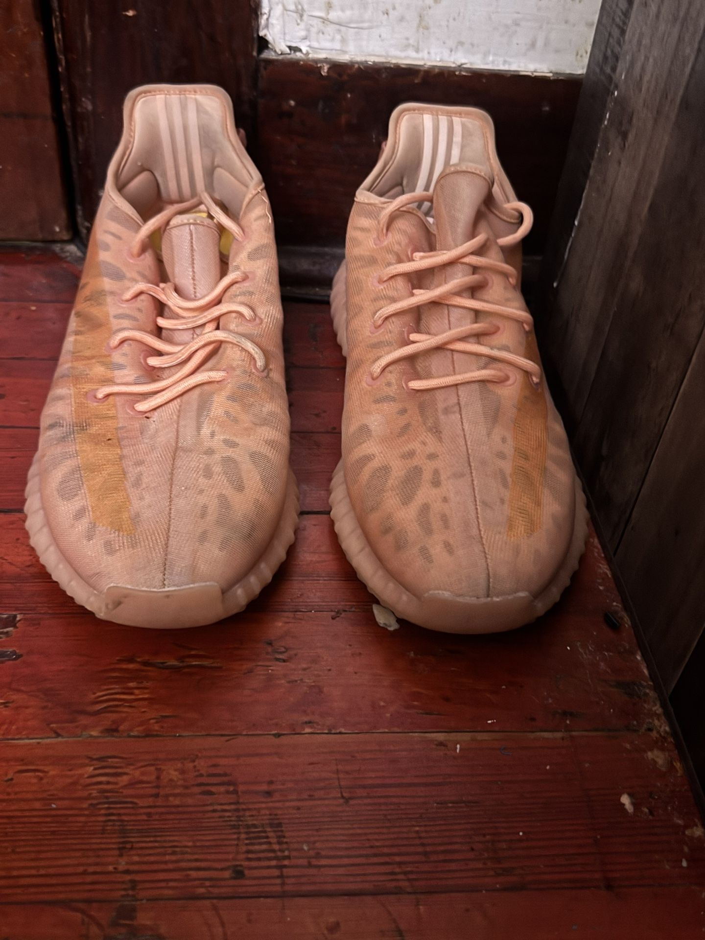 Yeezy Boost 350 V2