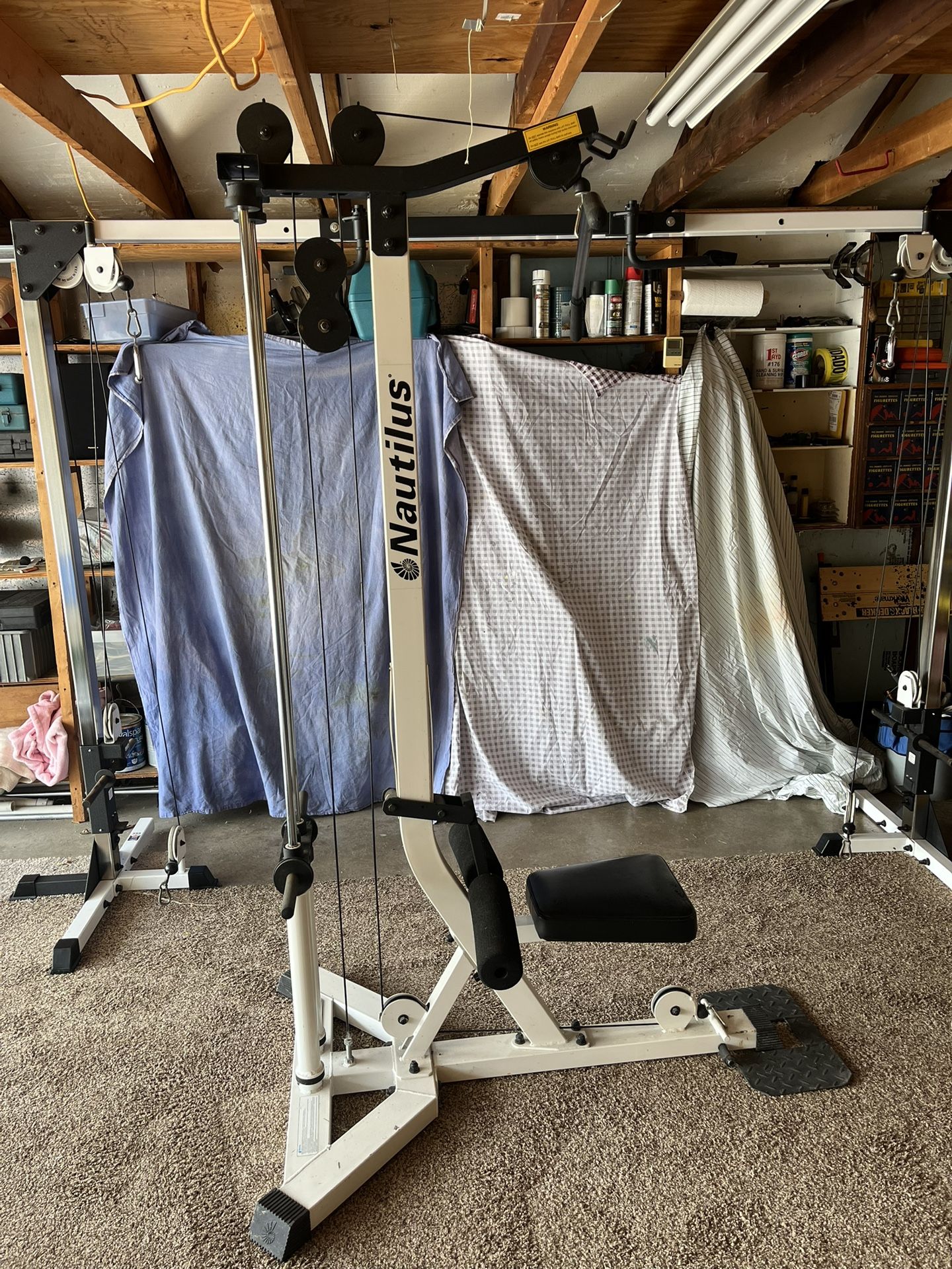 Nautilus Lat Pull Down Machine