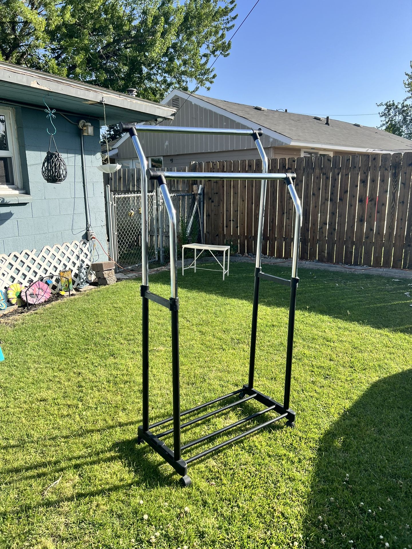 CLOTHING RACK