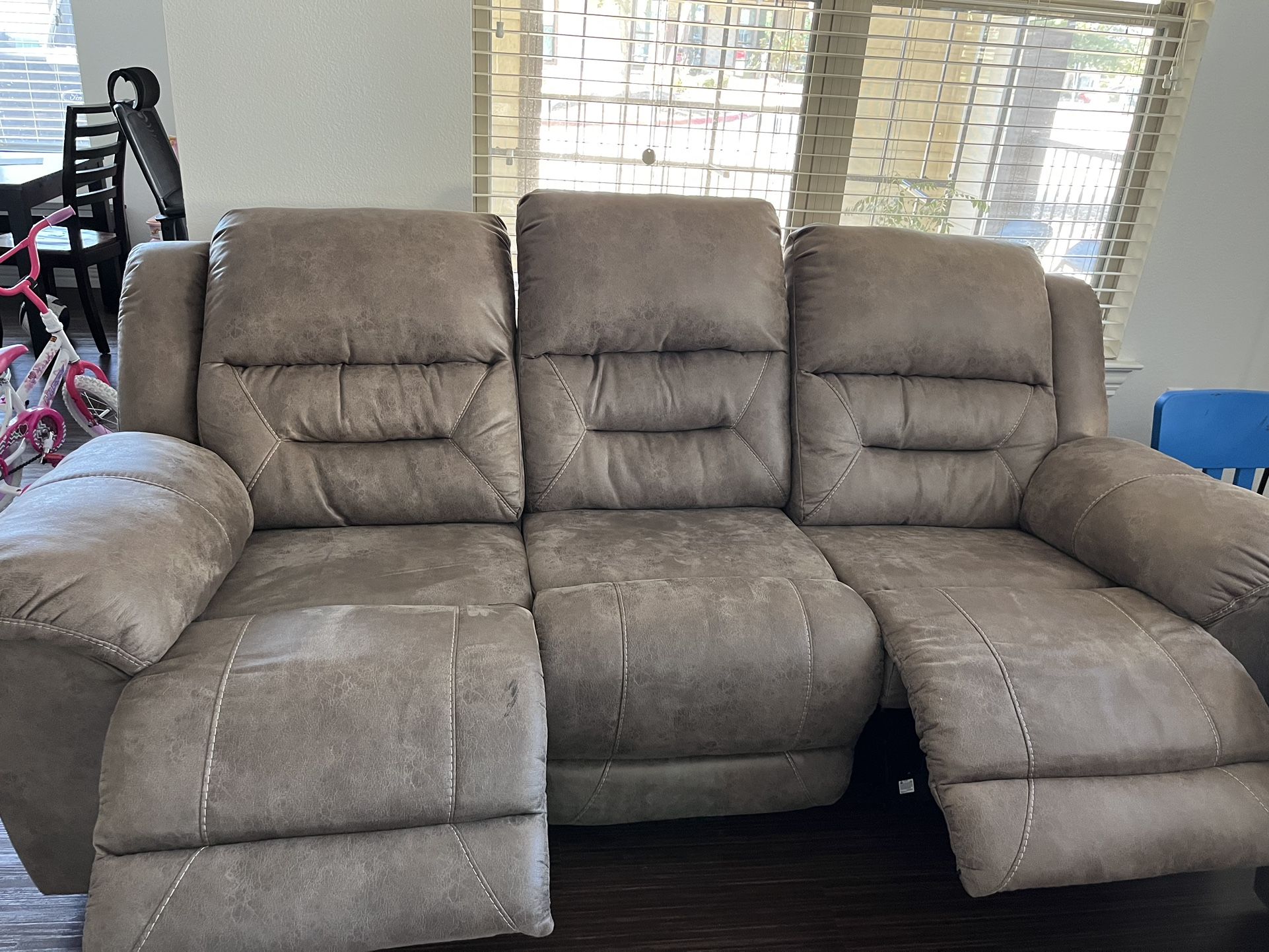 Power Recliner And Love Seat Manual Recliner