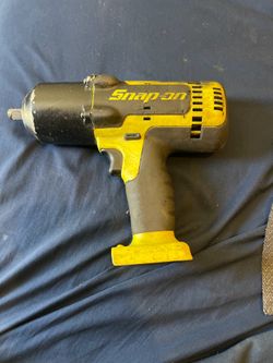 Snap on impact drill