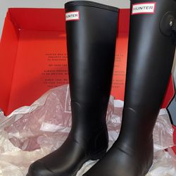 Like-New Hunter Women's Tall Rain Boots - Size 6