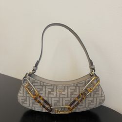 Ladies Grey 𝐅𝐅 𝐅𝐞𝐧𝐝𝐢 O’Lock Swing Purse