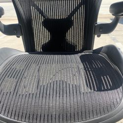 Aeron Chairs With All Options, All Sizes , Like New!