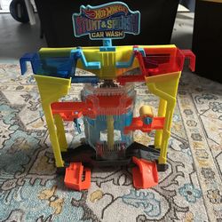 Mattel - Hot Wheels Stunt & Splash Car Wash Used