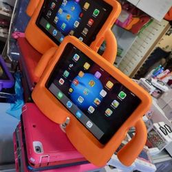 $55 Ipad Cargadores 2x$100.    $75 Ipad Cargadores Y Protectores 2x$130