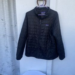 Women's Black Patagonia Nano Puff Jacket (XL)