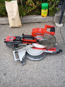Milwaukee Fuel Cordless Sliding Miter Saw